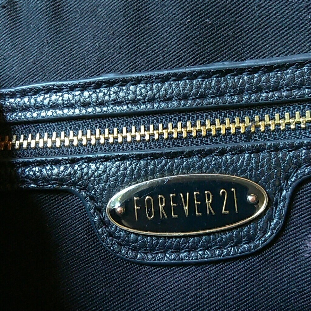 FOREVER 21 BAG. - Picture 4 of 7